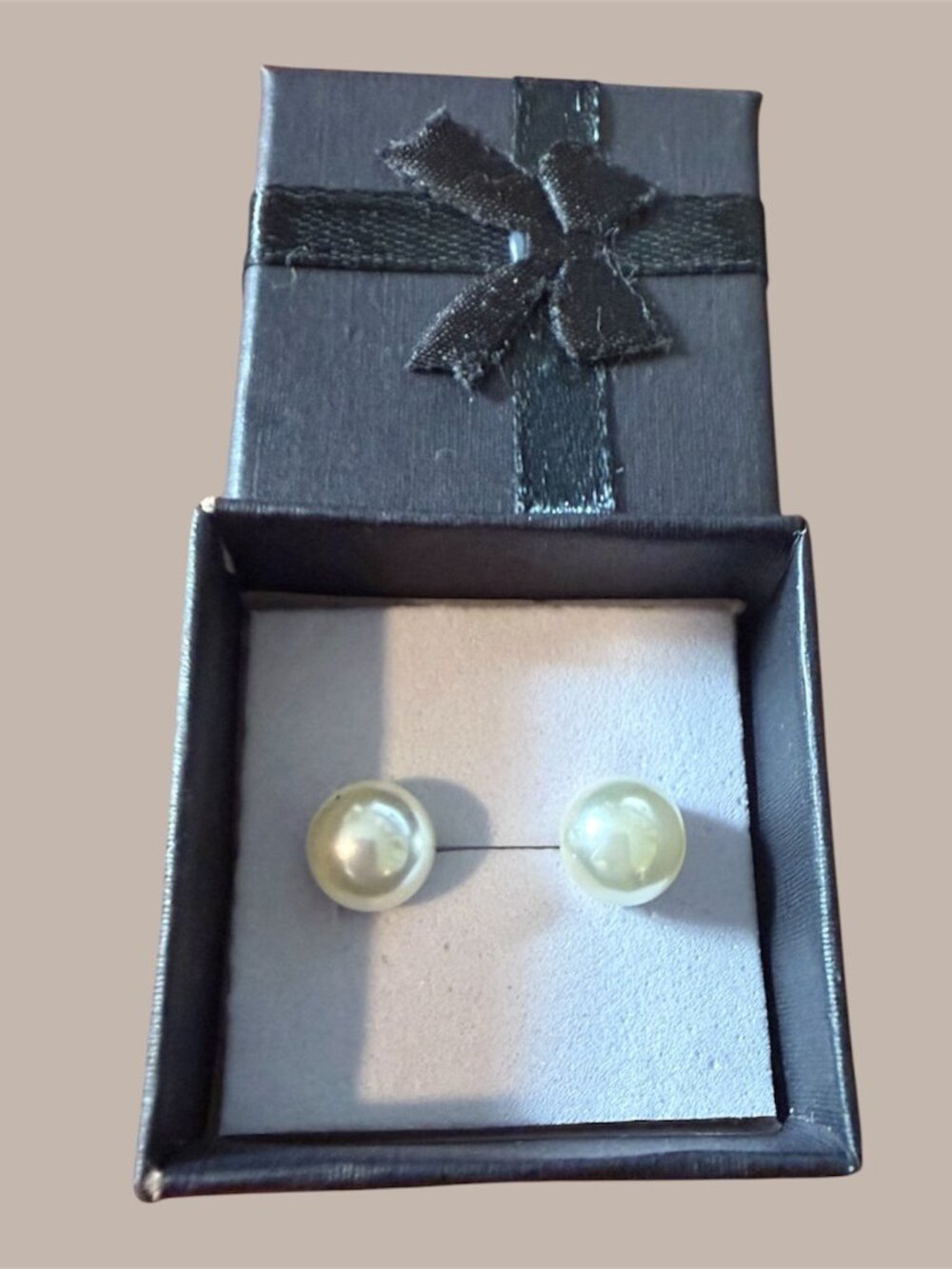 PEARL STUD EARRINGS